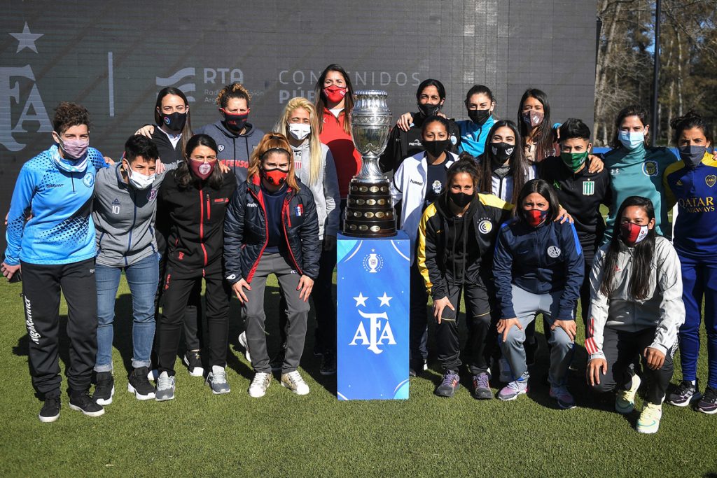Desde los medios públicos, la Liga Femenina de Fútbol llega a la Televisión Abierta