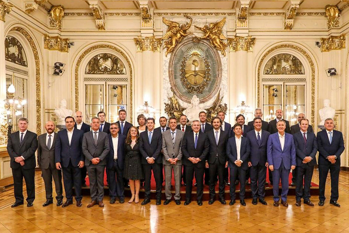 El Gobierno firma el nuevo consenso fiscal con todas las provincias menos Ciudad de Buenos Aires