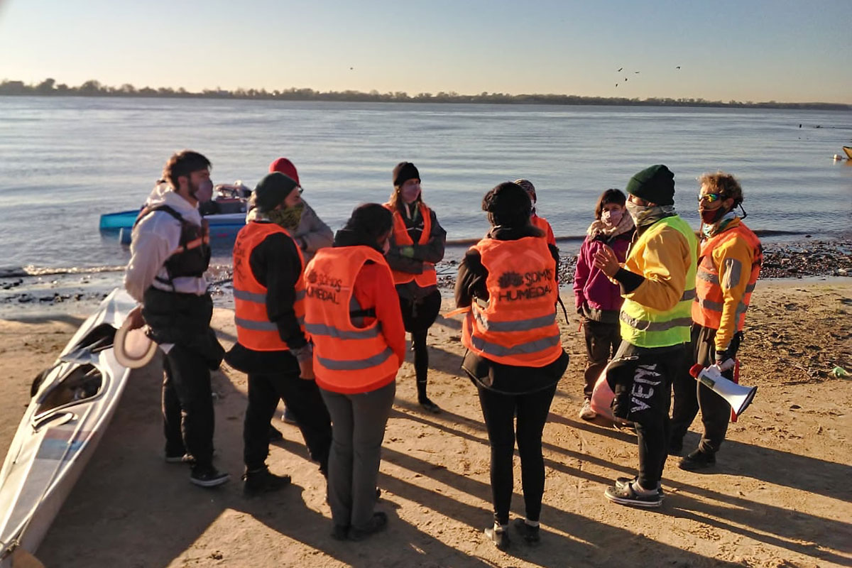Un mensaje que llega por el río: una caravana de kayaks para que se trate la Ley de Humedales en el Congreso