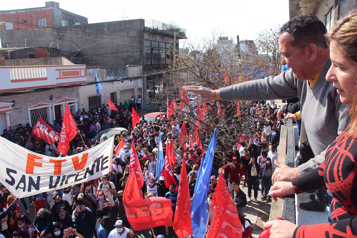 D’Elía quedó en libertad condicional y encabezó un acto junto a dirigentes sociales en La Matanza