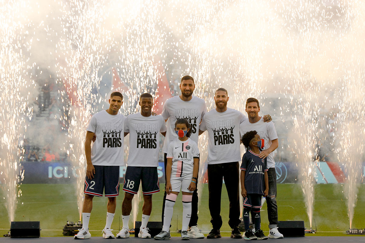 Messi ya siente el calor de la Ligue 1, el torneo más físico que lo espera en Francia