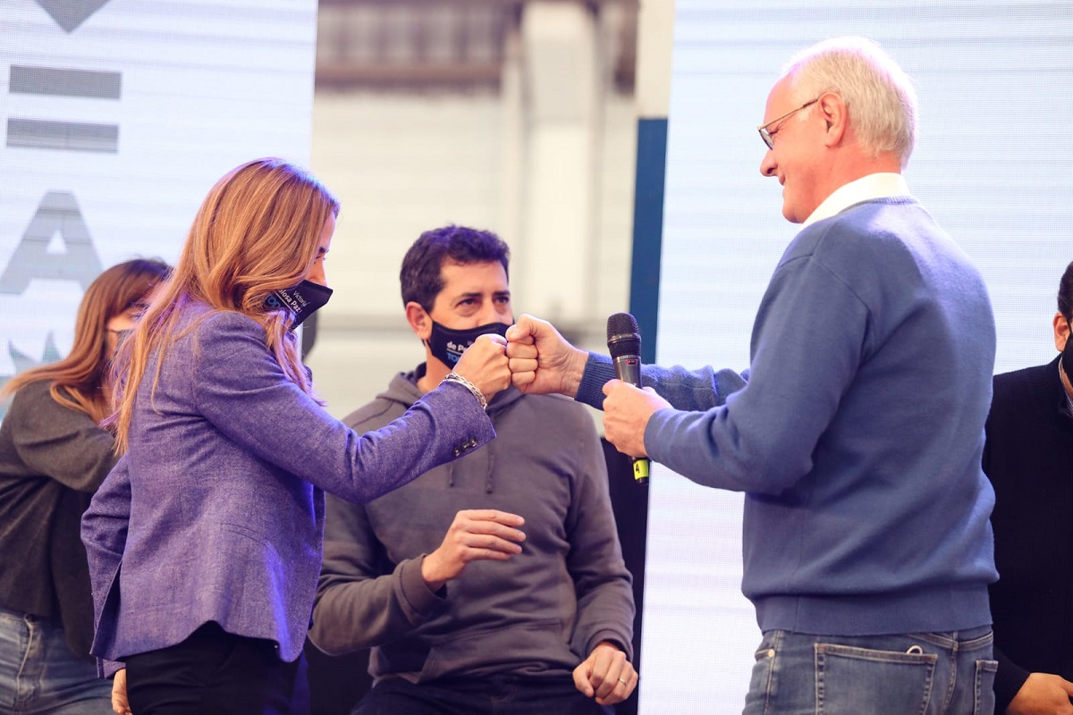 Máximo Kirchner, Tolosa Paz y Gollán encabezaron un acto en Tres de Febrero