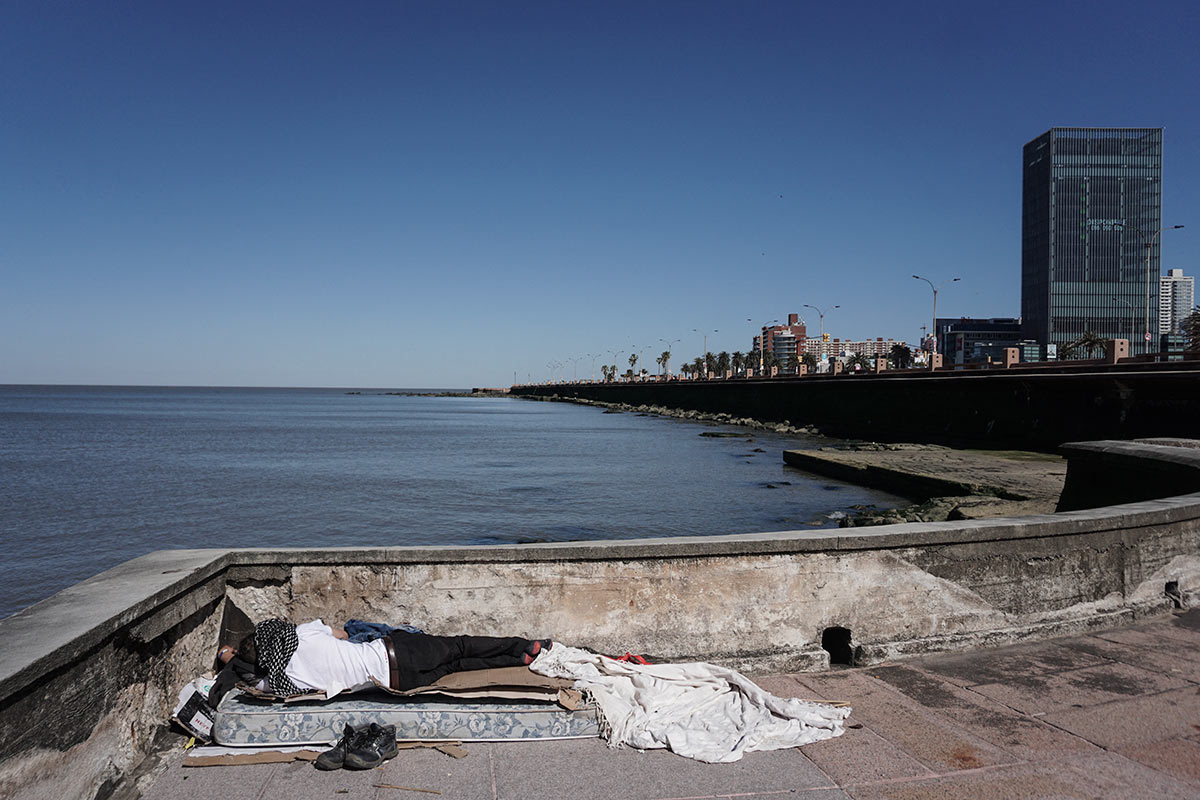 En Uruguay anhelan que la apertura del turismo pueda frenar el alza de la pobreza
