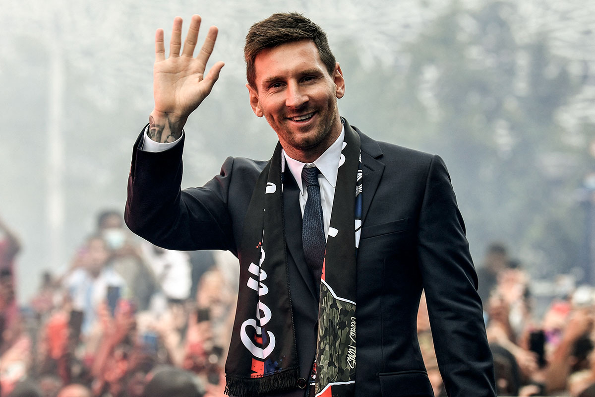 La presentación de Messi en PSG: un picadito con sus hijos, conferencia de prensa y saludo a los hinchas