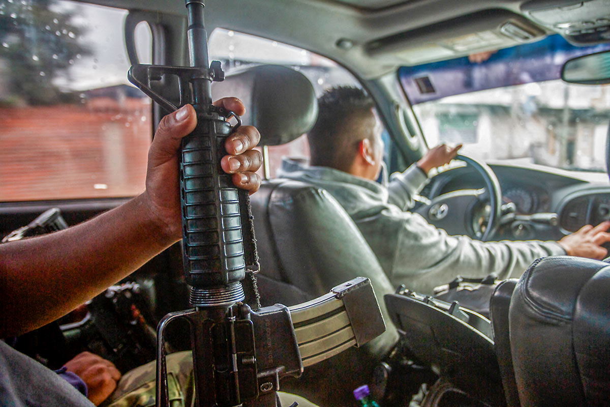 El poderío bélico narco: las armas son estadounidenses, las víctimas son mexicanas