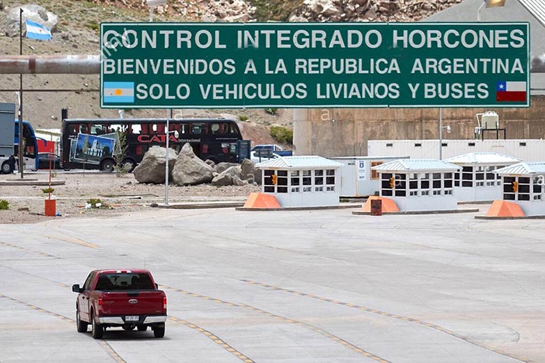 Analizan abrir las fronteras terrestres con Uruguay y Chile a partir del 6 de septiembre