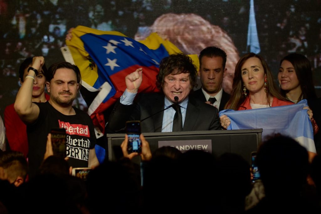 La cascabel de los libertarios repta hacia el Congreso