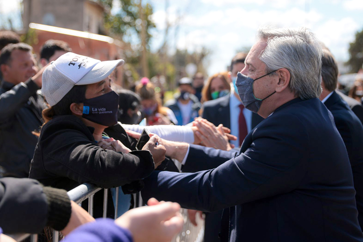 “Es la hora de corregir las cosas que hicimos mal”, afirmó Fernández al poner en marcha 25 obras