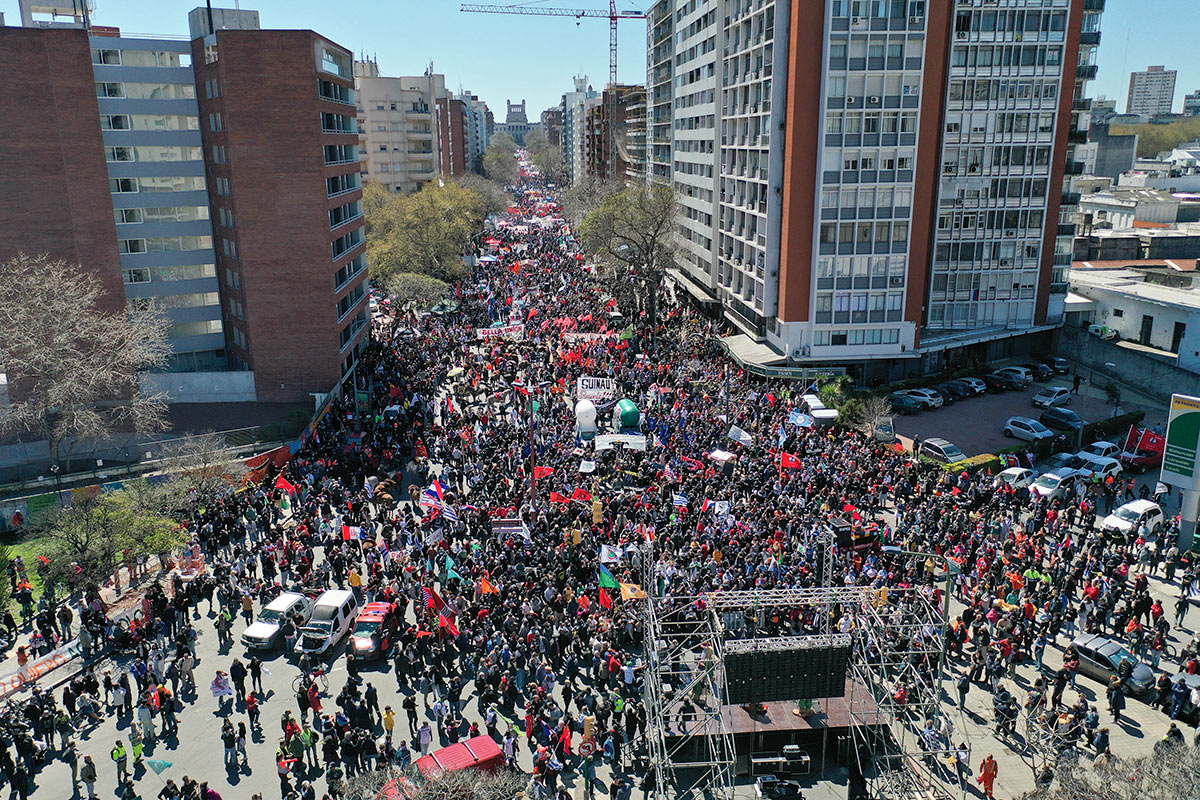 La oposición uruguaya otra vez en la calle: en la huella de la refundación