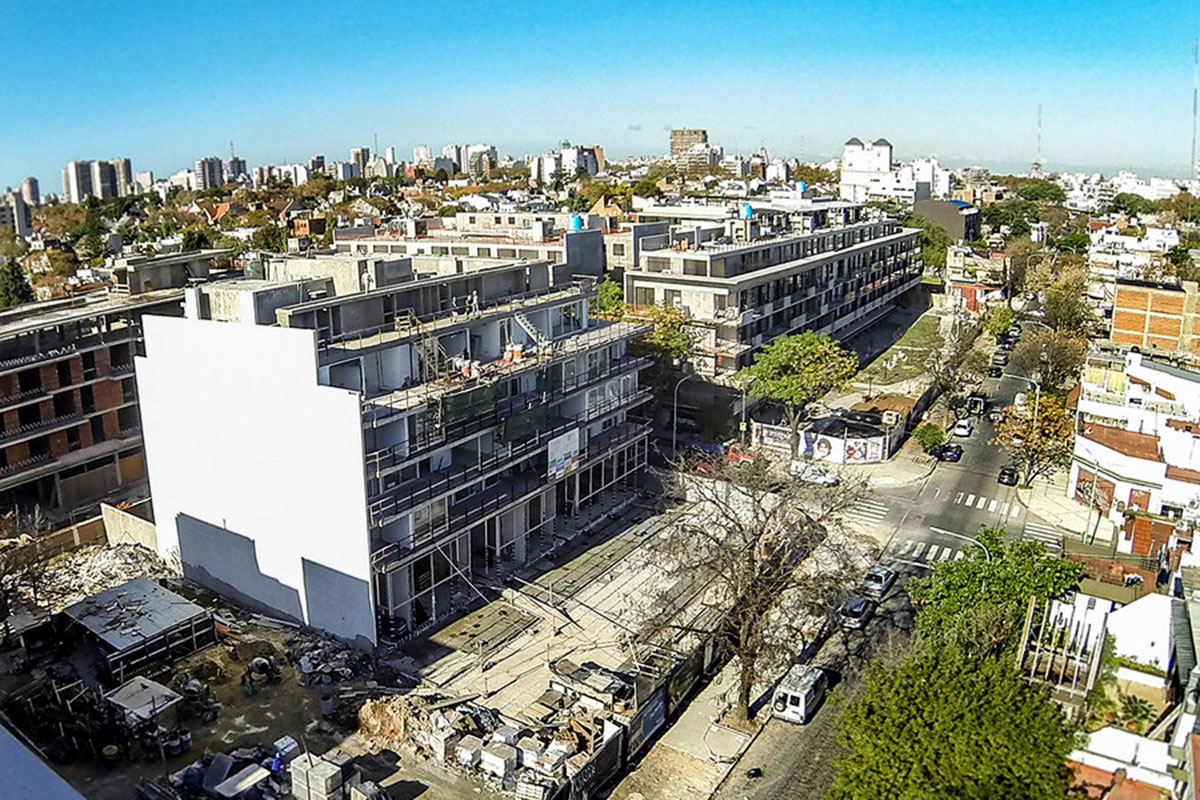 Vecinos de Barrio Parque se movilizan para frenar la construcción ilegal de una torre