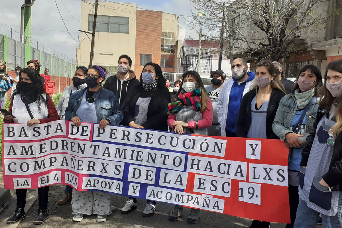 Movilización y solidaridad con docentes porteños escrachados por la ministra Soledad Acuña
