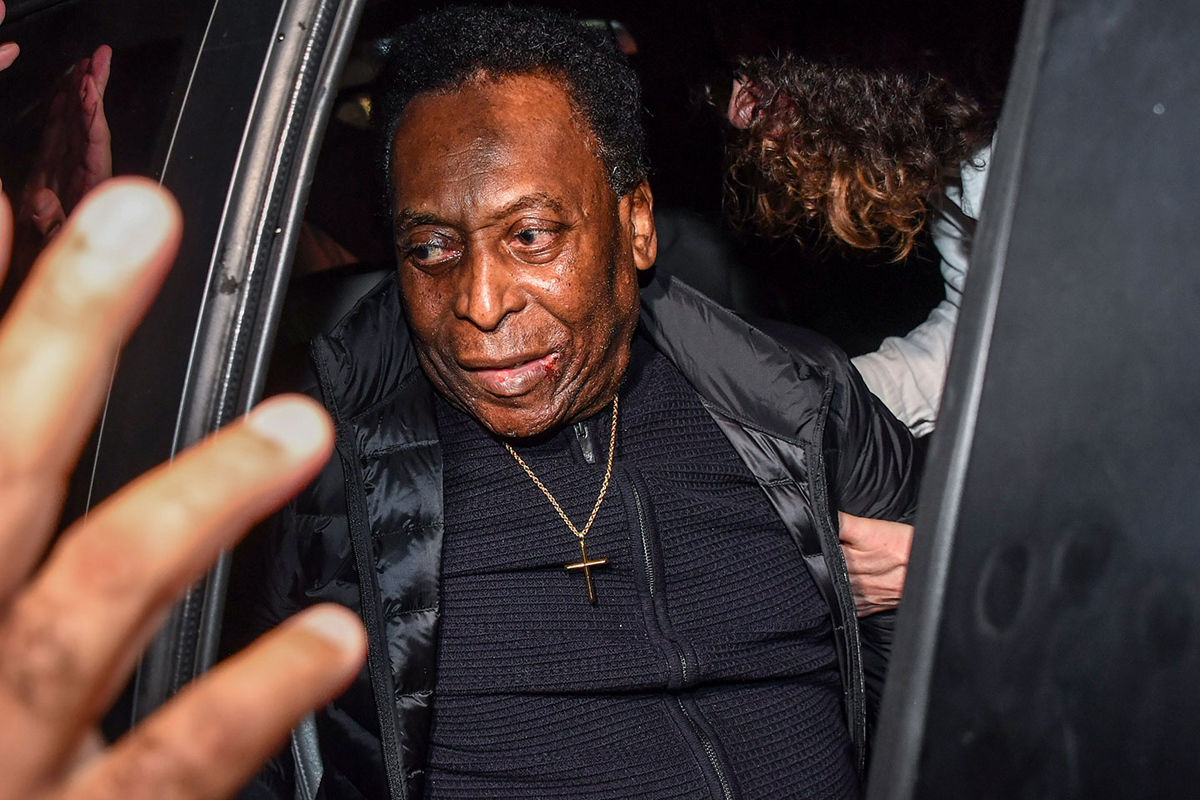 Informan que Pelé está internado hace seis días