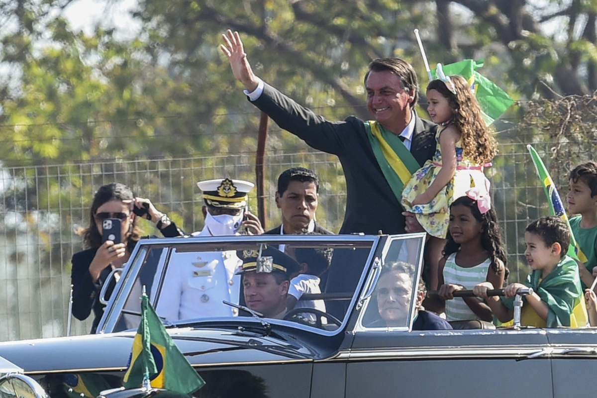 Bolsonaro avanza hacia el autogolpe: convocó a un órgano constitucional para estado de conmoción nacional