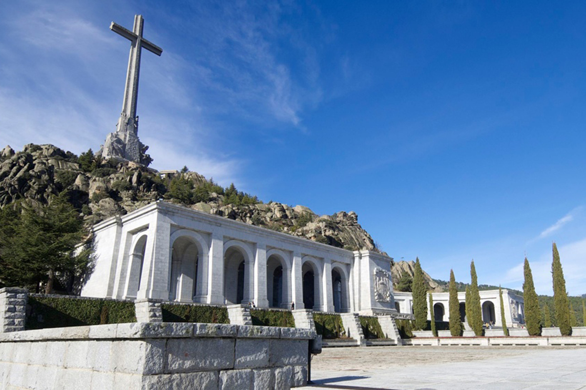 Inician trabajos para exhumar restos de 77 personas en el Valle de los Caídos de España