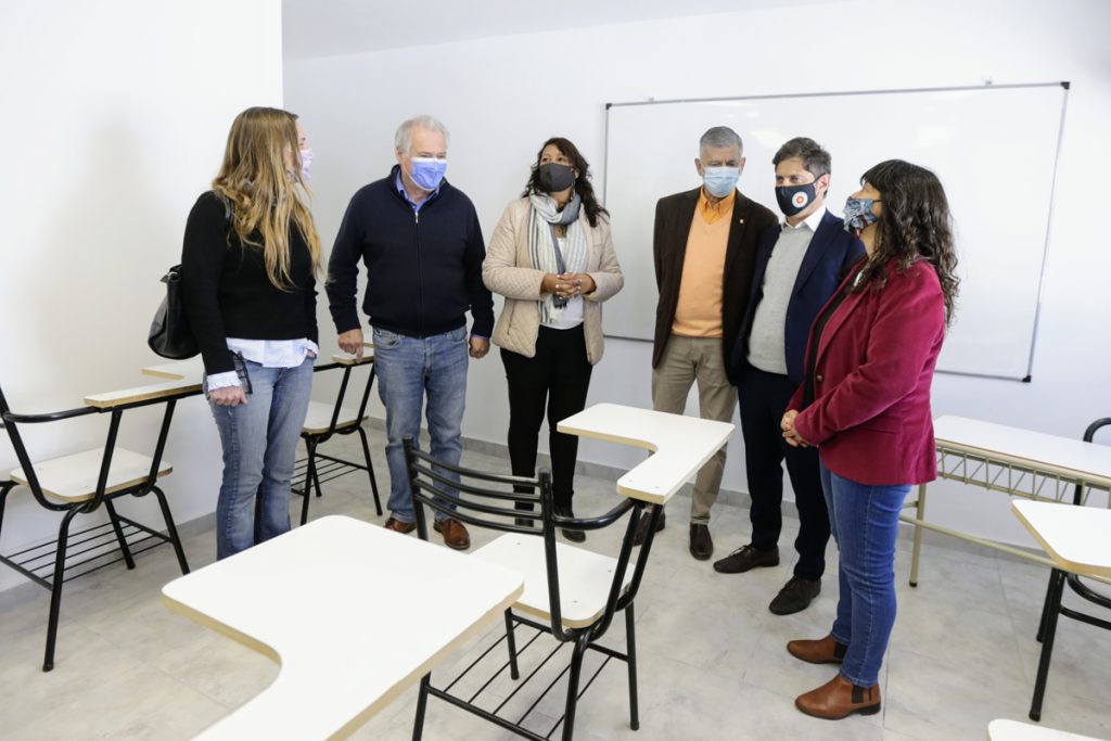 De gira por el interior, Kicillof le pone el cuerpo a la campaña en municipios donde el Frente de Todos perdió en las PASO 3 De gira por el interior, Kicillof le pone el cuerpo a la campaña en municipios donde el Frente de Todos perdió en las PASO