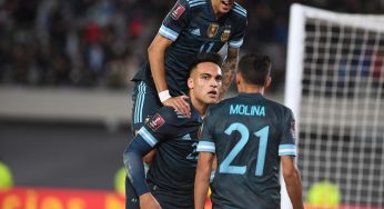 Esta vez sin brillo, Argentina venció a Perú y dio otro gran paso al Mundial