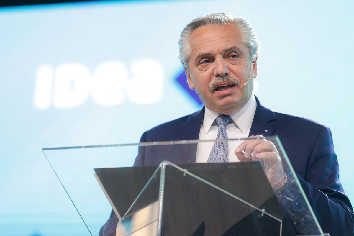 El gobierno avanza en convertir planes sociales en «incentivos para la contratación» del sector privado