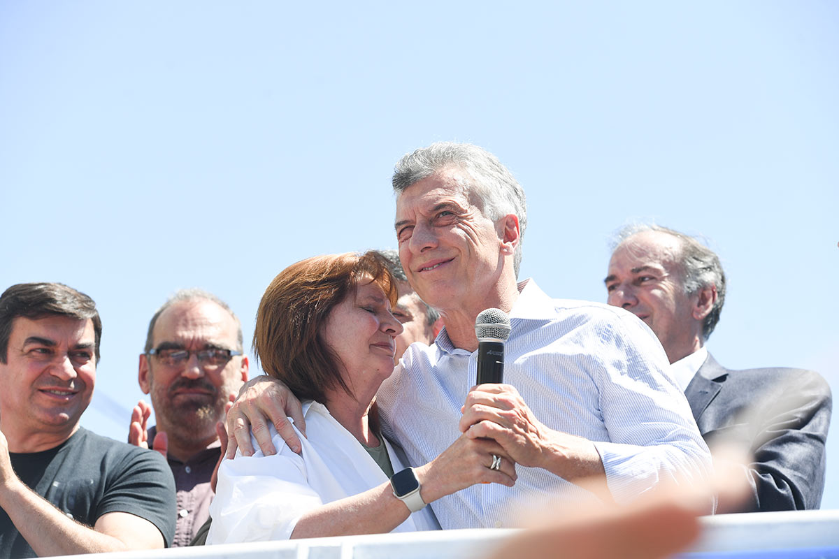 Bullrich, Macri y el karma del salvavidas de plomo