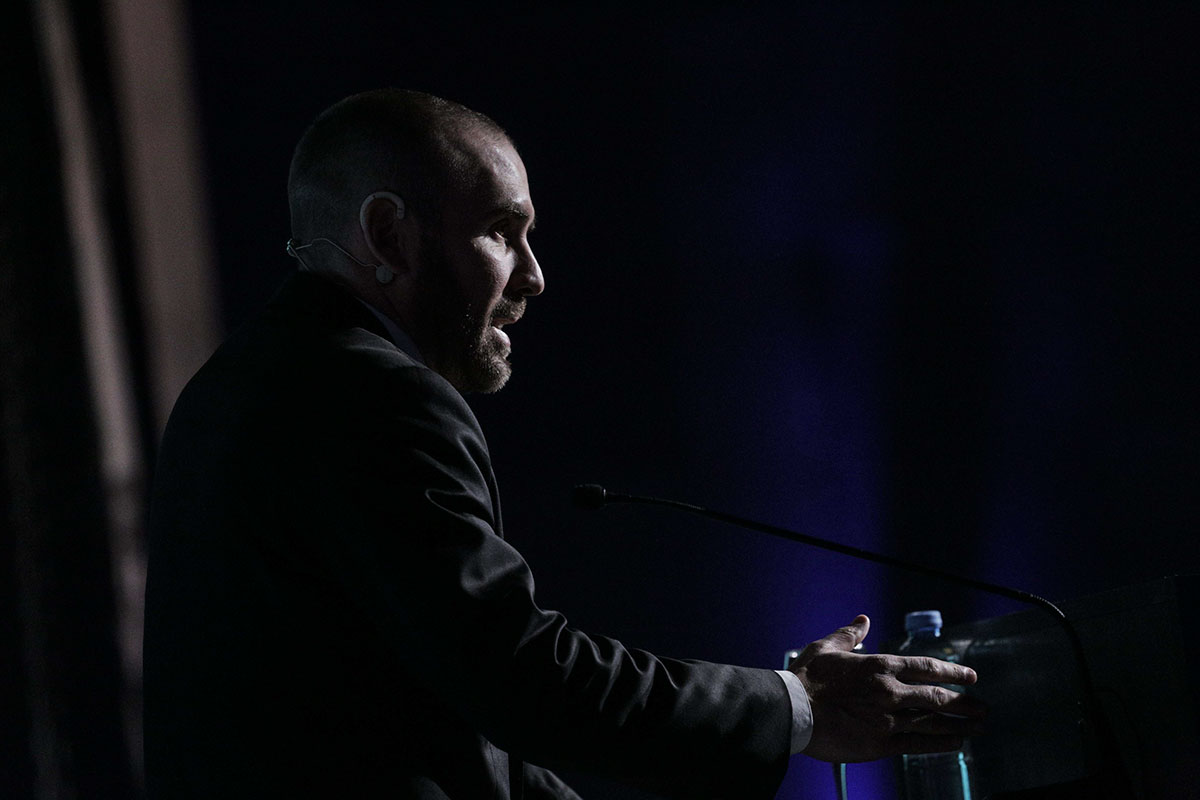 Guzmán: «No vamos a hacer ningún salto devaluatorio»