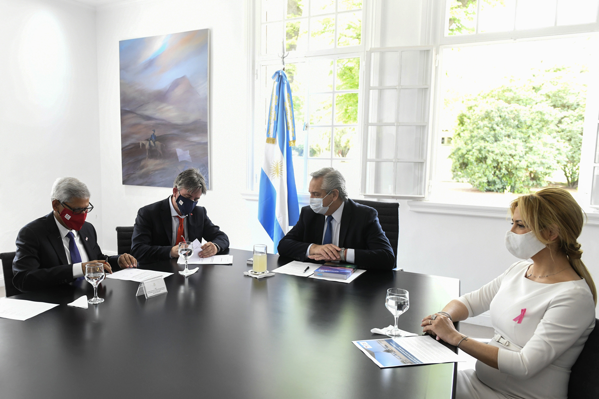 El Presidente firmó un convenio para crear un Hub Humanitario Cono Sur