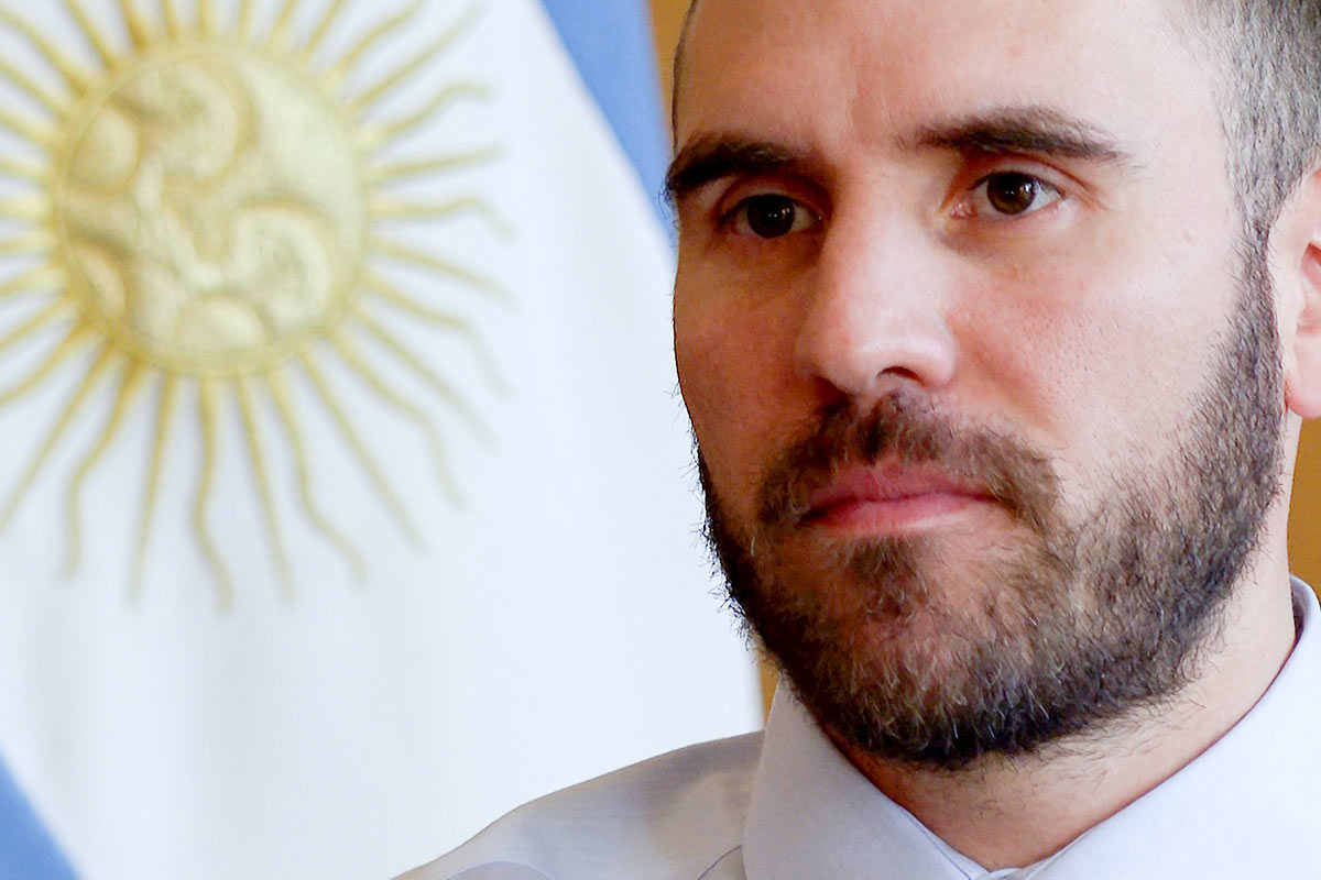 El mercado también hace campaña y presiona sobre el valor de los dólares alternativos