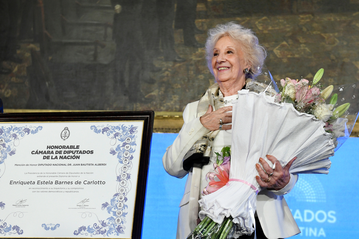 Estela de Carlotto recibe el Premio «Rodolfo Walsh»