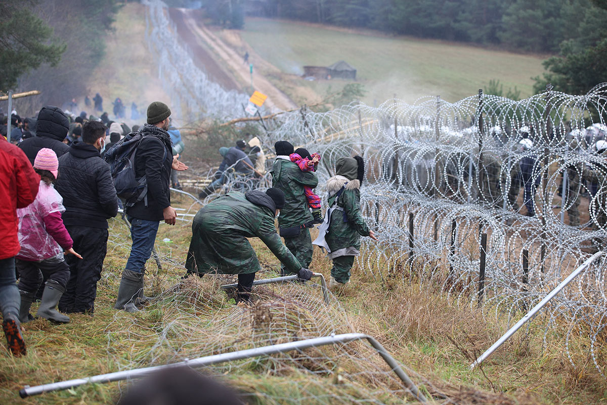 Polonia-Bielorrusia, esa frontera hostil donde padecen los migrantes
