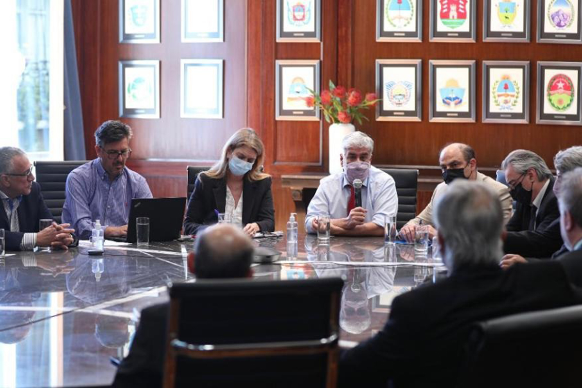 Feletti adelantó a comerciantes la renovación de los precios congelados a partir del 8 de enero