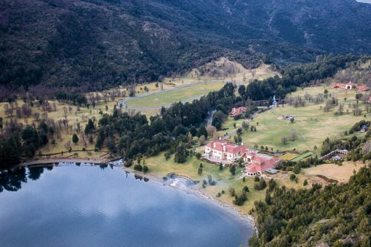 Civiles armados trataron de impedir marcha a Lago Escondido a través de un camino autorizado por la Justicia