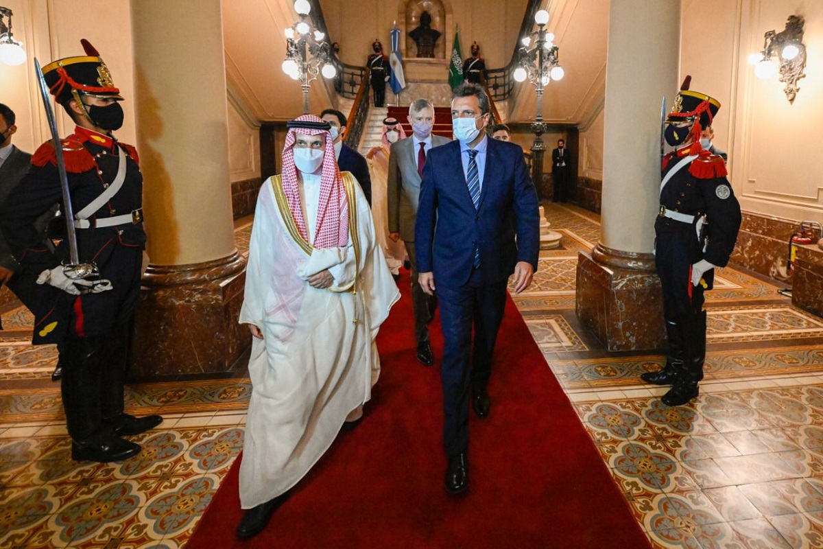 Con eje en las inversiones extranjeras, Massa recibió al príncipe de Arabia Saudita