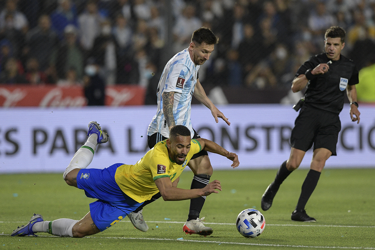 0 a 0 ante Brasil: Argentina se quedó con las ganas de festejar la clasificación al Mundial ante Brasil