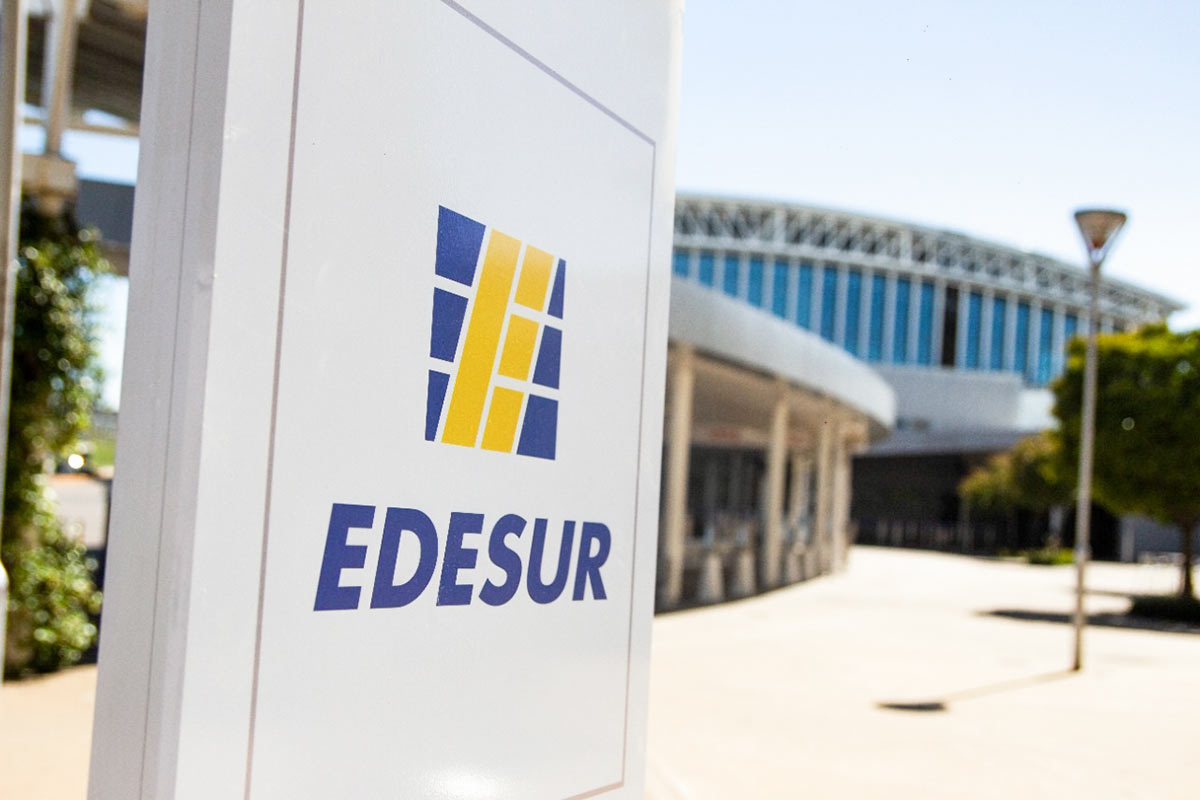 La empresa dueña de Edesur pone en venta todos sus activos y arma las valijas
