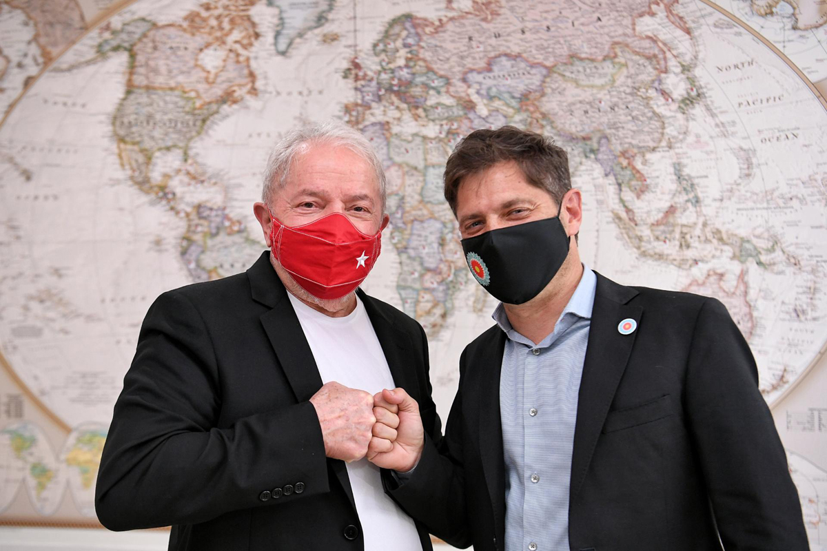 Axel Kicillof se reunió con Lula, en su paso por Brasil