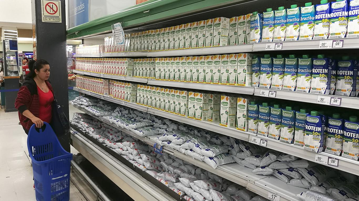 Denuncian faltante de una marca de leche en comercios minoristas