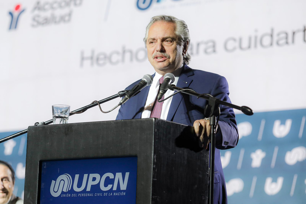 Fernández resaltó el trabajo de la militancia social y de los sindicatos durante la pandemia