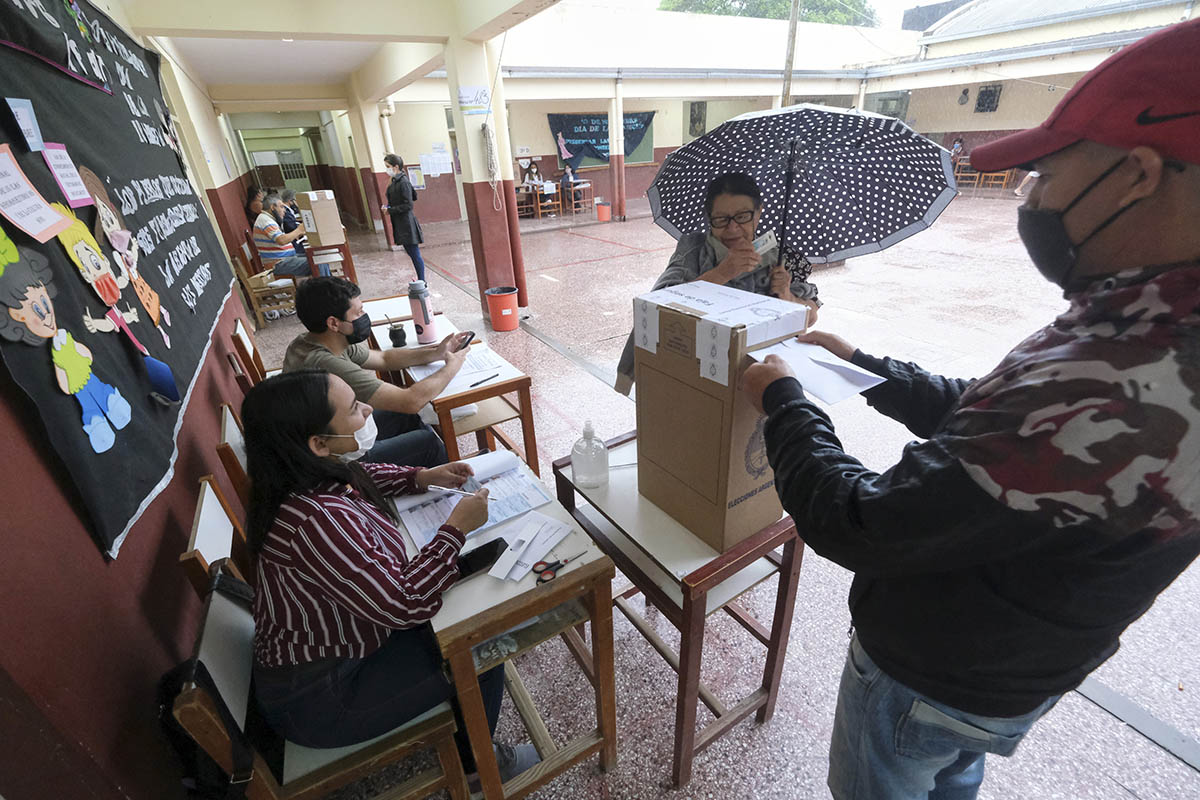 La intensa lluvia complicó la elección en Chaco