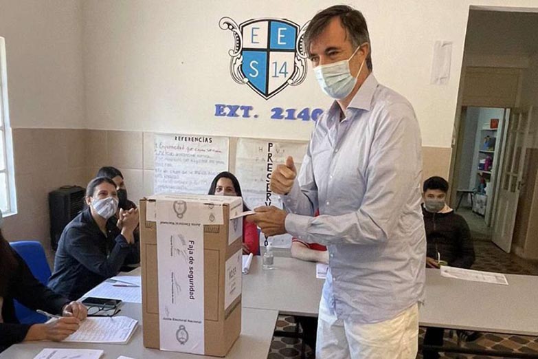 “No ir a votar es rendirse, no nos rindamos», dijo Esteban Bullrich