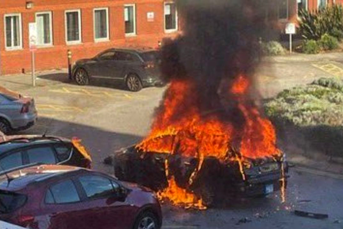 Policía británica declara explosión de automóvil en Liverpool como «incidente terrorista»