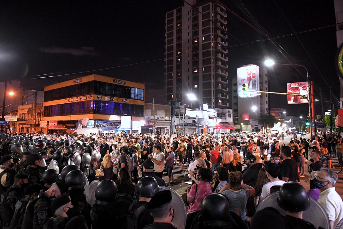 Multitudinaria movilización en Ramos Mejía por el crimen del quiosquero