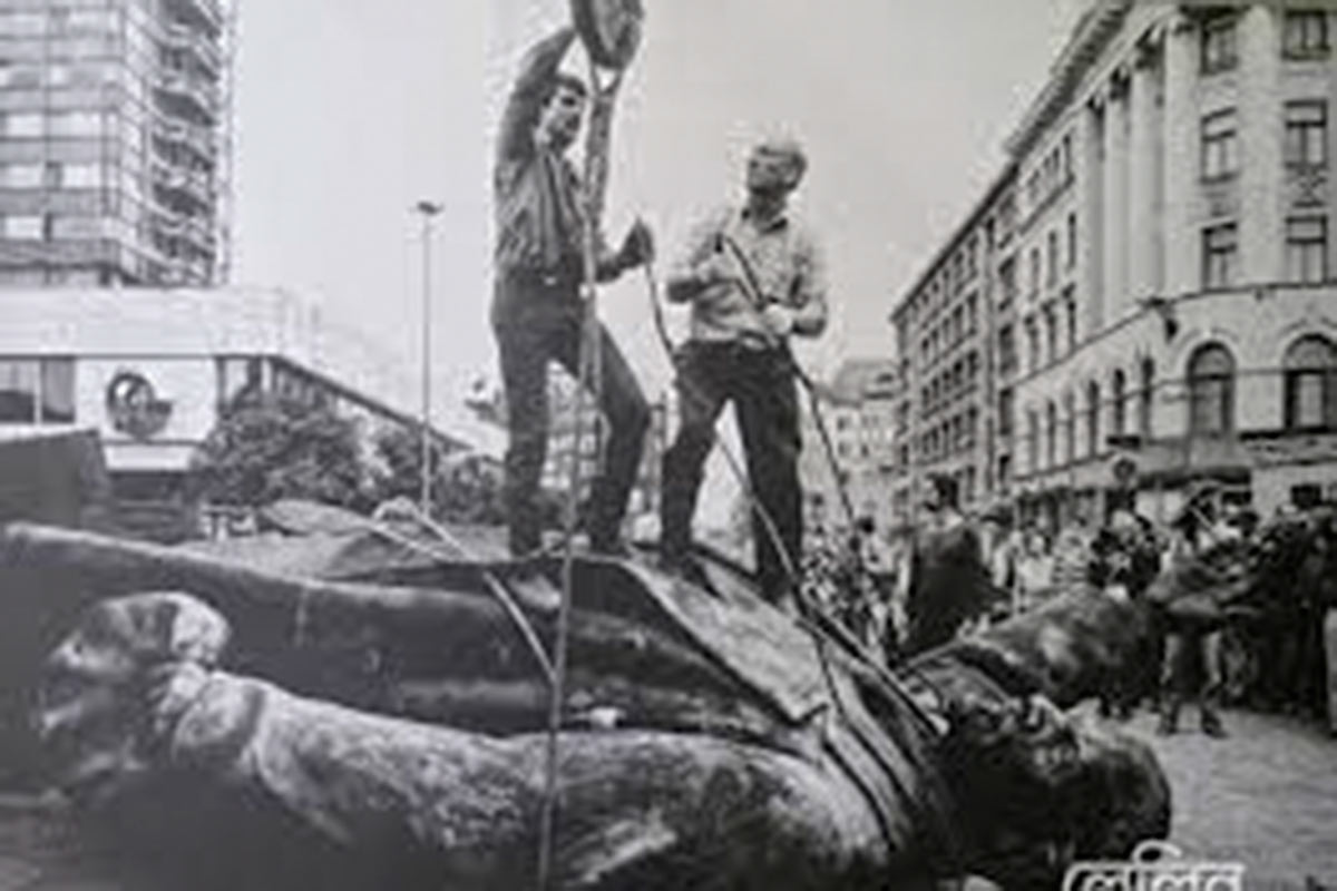 A 30 años de la disolución de la Unión Soviética: la persistente actualidad de aquellas crónicas