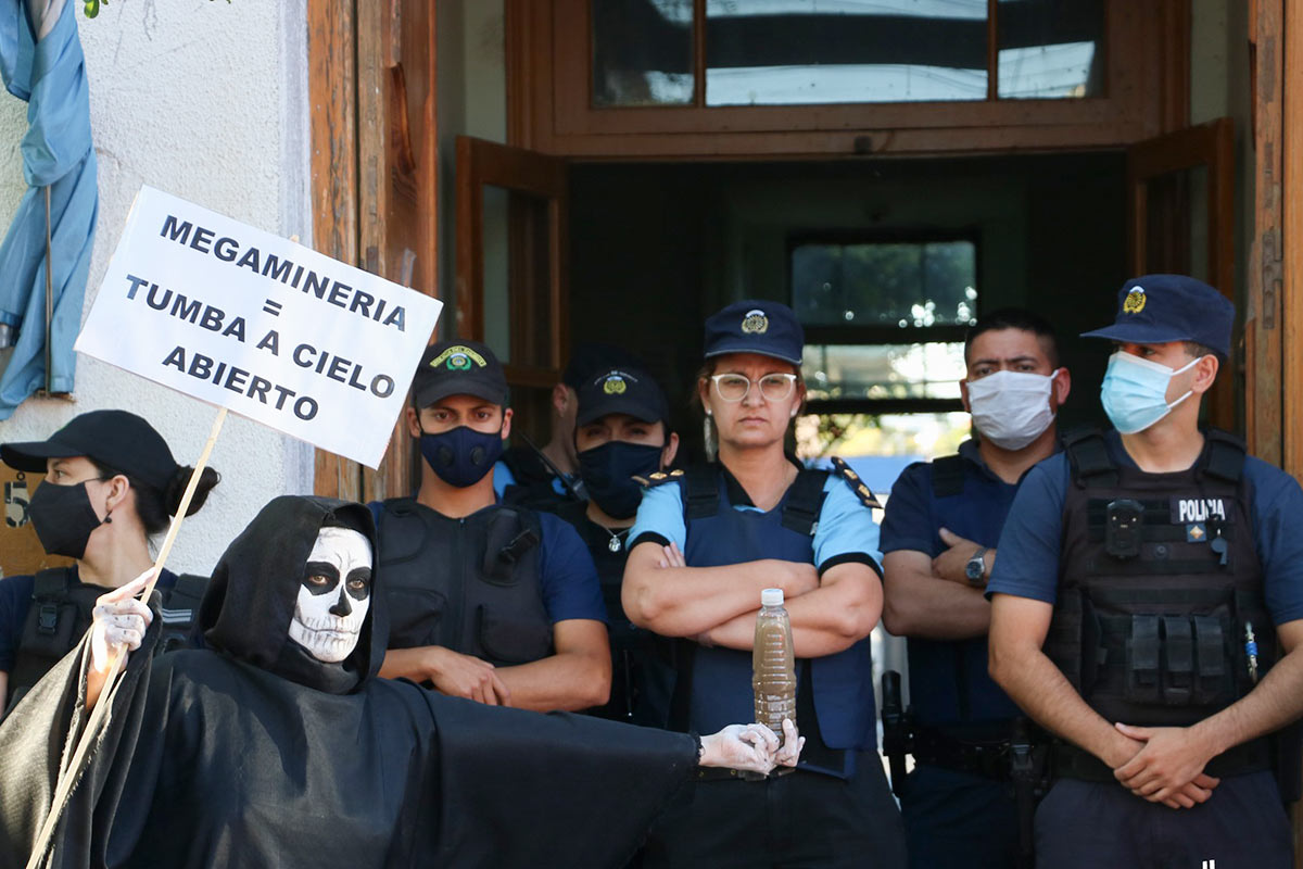 Chubutazo: crece la represión y gremios van a huelga por la ley minera