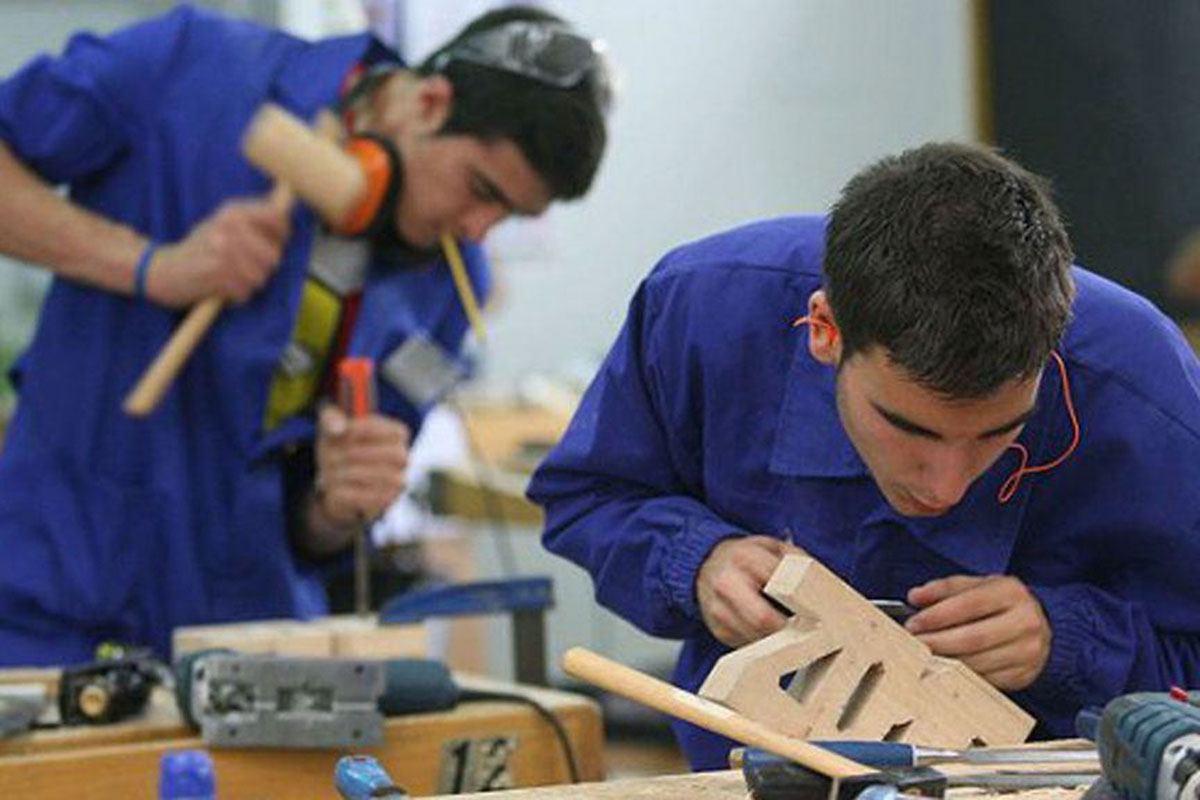 Cuatro días de trabajo y tres de descanso, el debate laboral en Europa