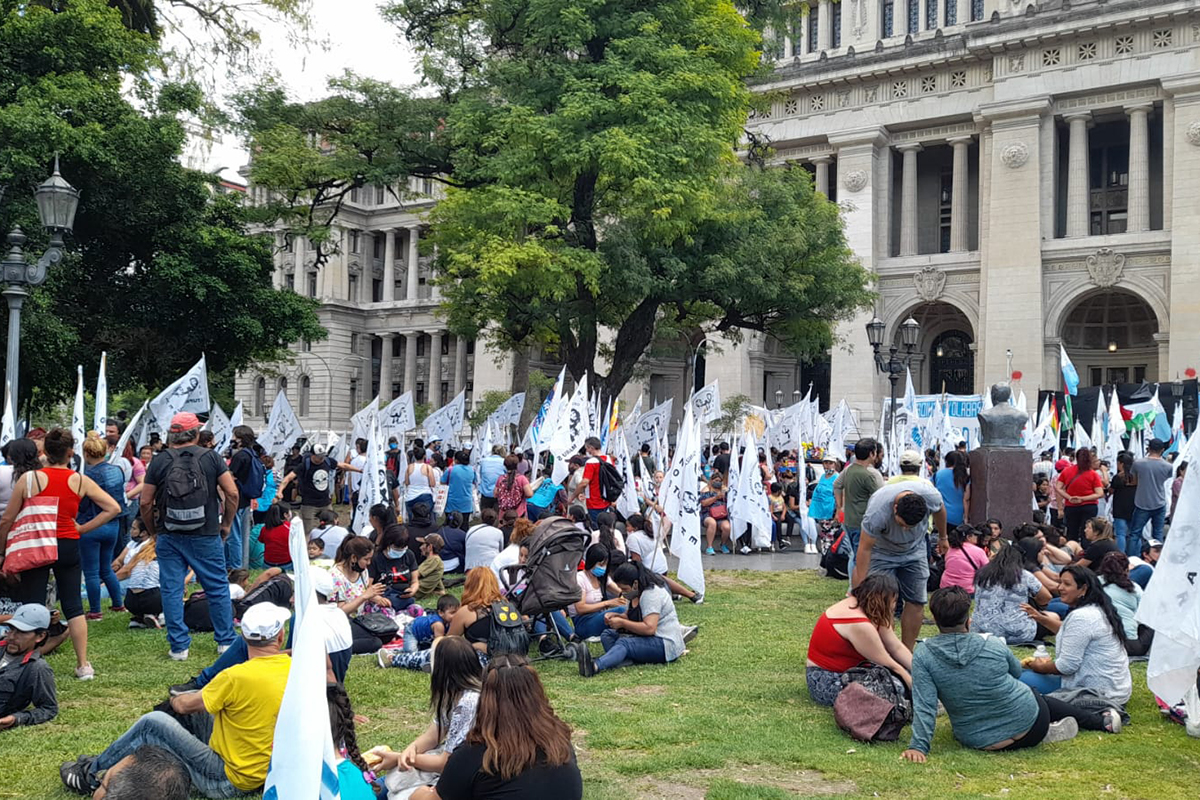 Vigilia por la libertad de Milagro Sala frente a la Corte Suprema bajo fuerte control policial