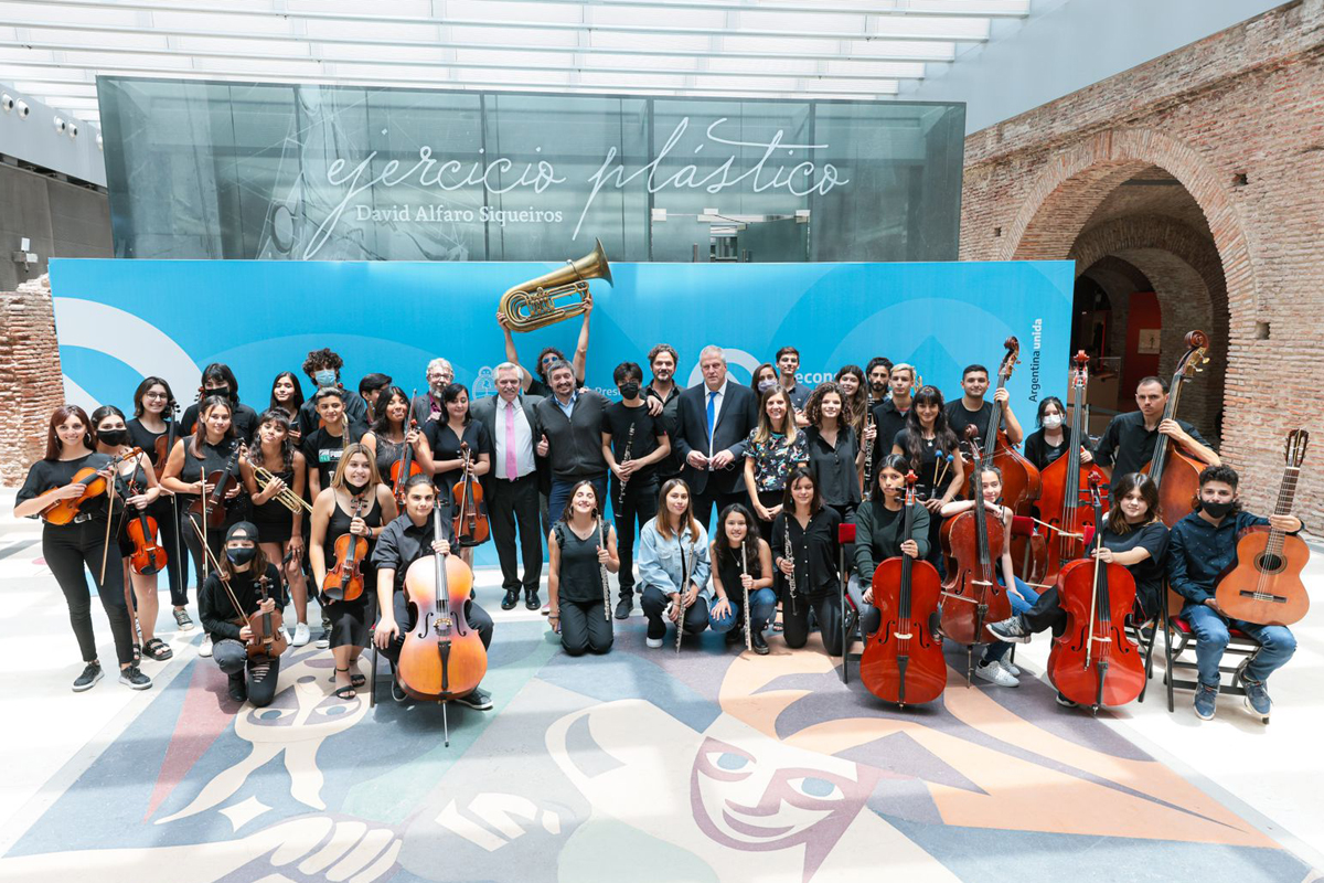 Alberto Fernández: “La educación es un tema central y nunca es un gasto”