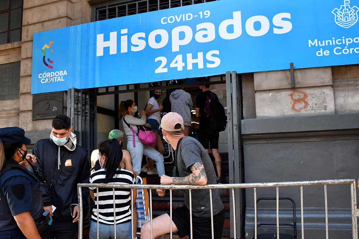 En el Hospital de Niños de Córdoba están ocupadas el 100% de camas y abrieron otra sala para Covid
