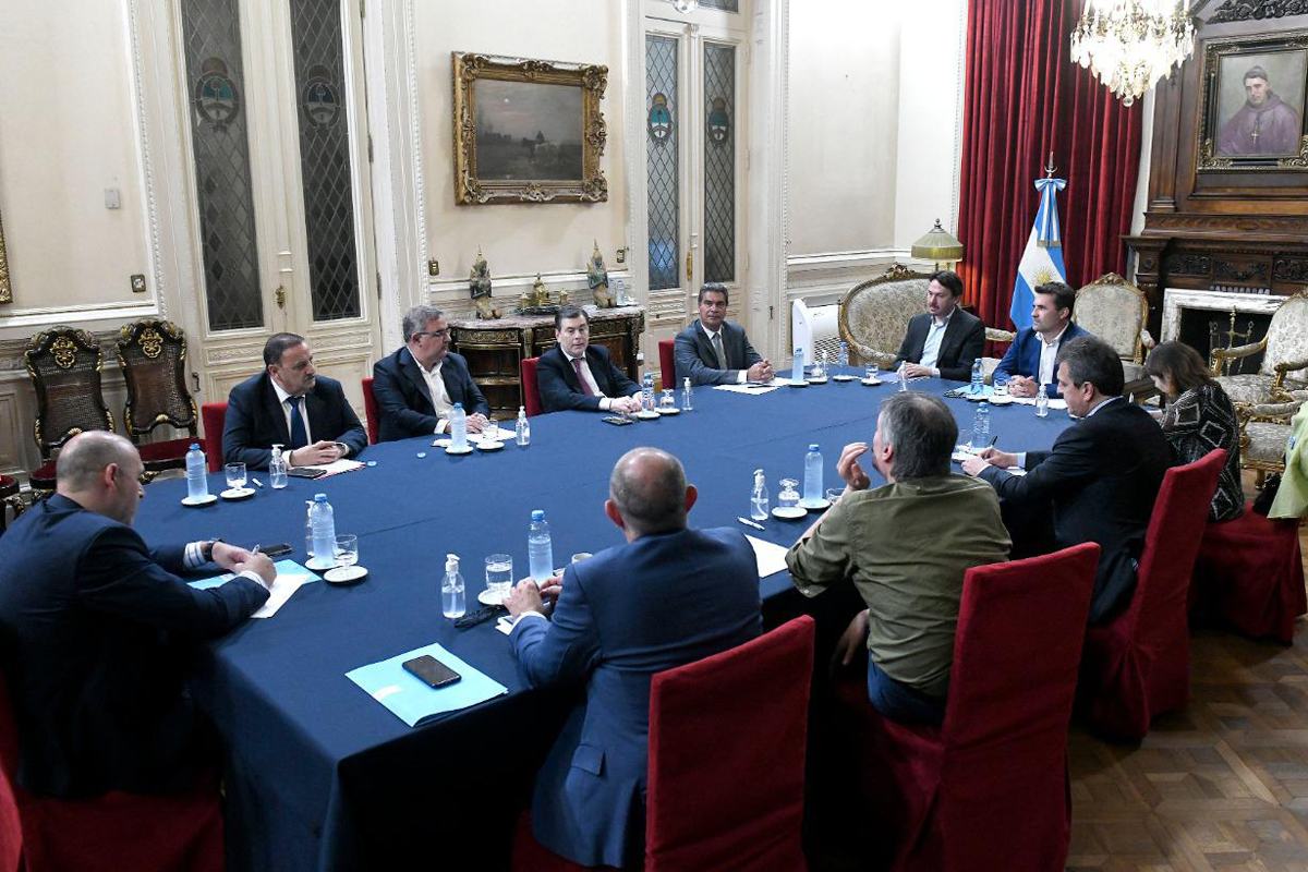 Con eje en transporte y energía, Massa recibió a los gobernadores del Norte Grande