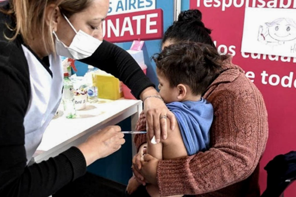 El gobierno bonaerense abrió la inscripción para vacunar a niñas y niños desde 6 meses