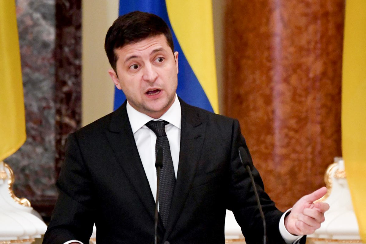 El presidente de Ucrania cede y acepta no incorporarse a la OTAN, a cambio del retiro de las tropas rusas