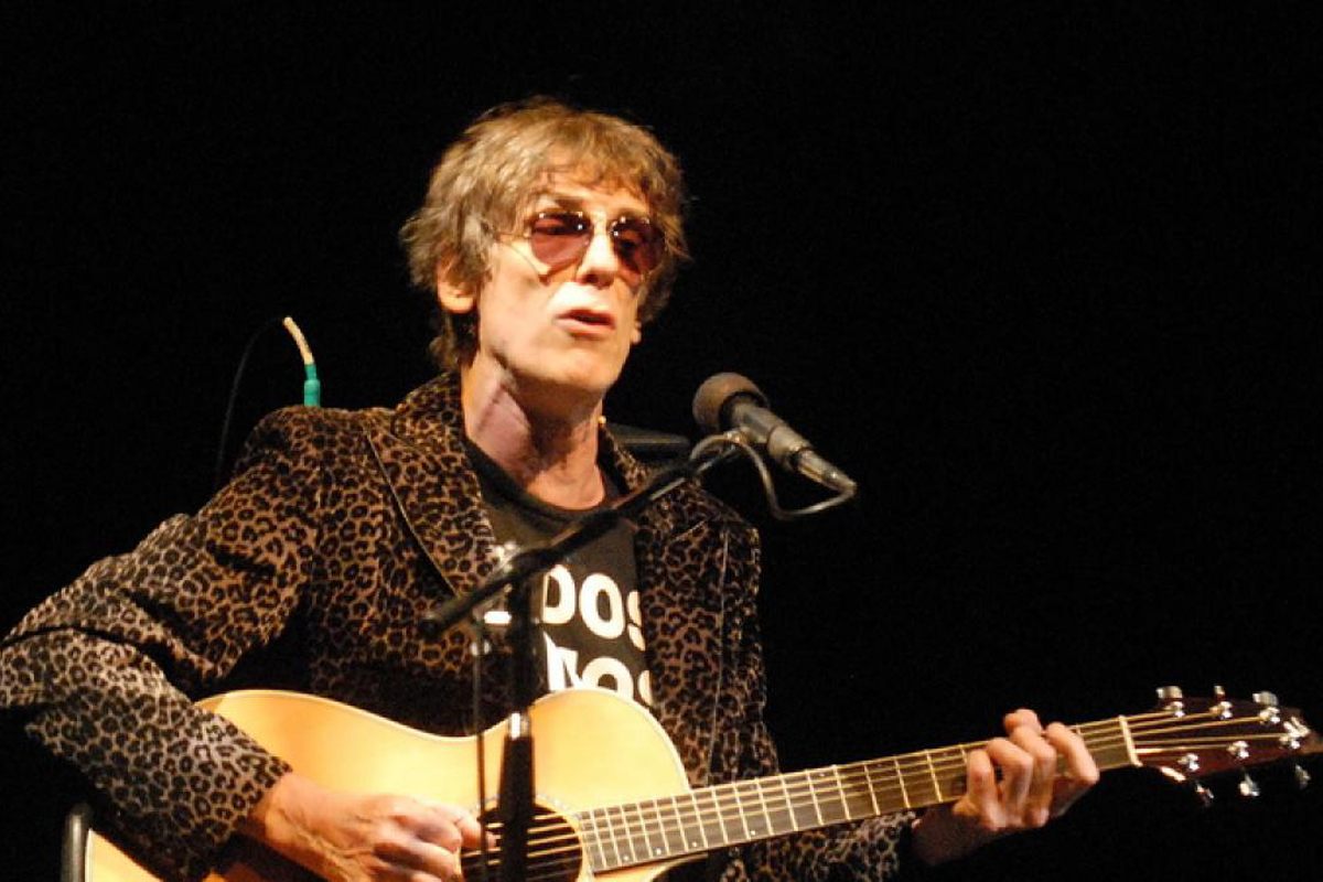 Se viene un disco con versiones tangueras de temas de Spinetta