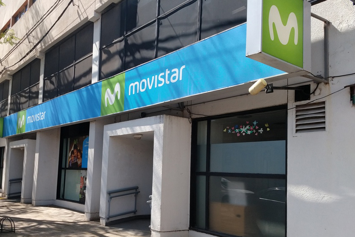 Pese al DNU que lo prohíbe, Movistar volvió a aumentar los valores del servicio